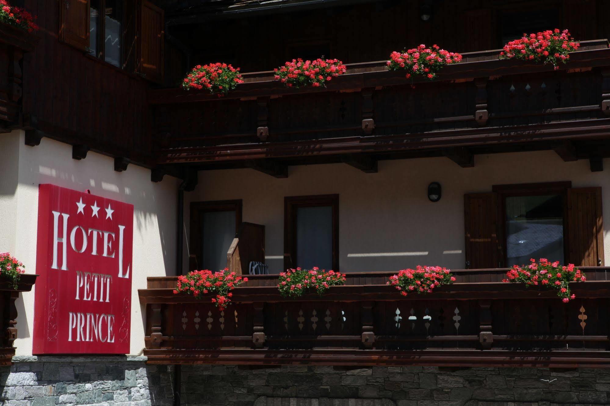 Hotel Petit Prince Antagnod Kültér fotó